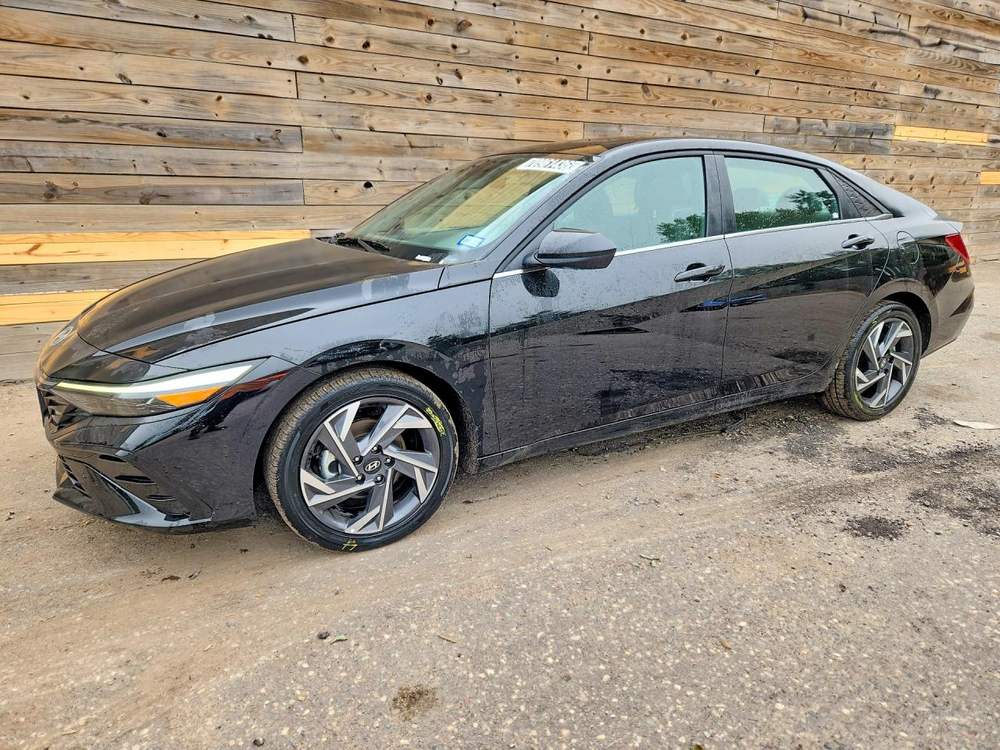 2025 Hyundai Elantra Sel