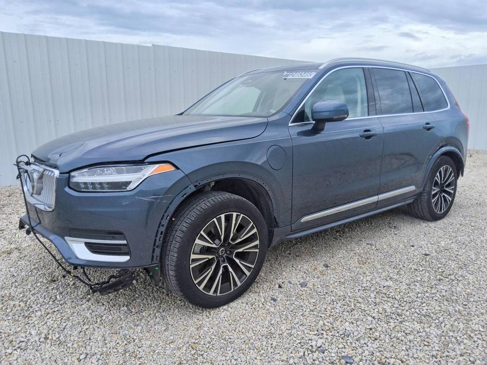 2025 Volvo XC90 Core