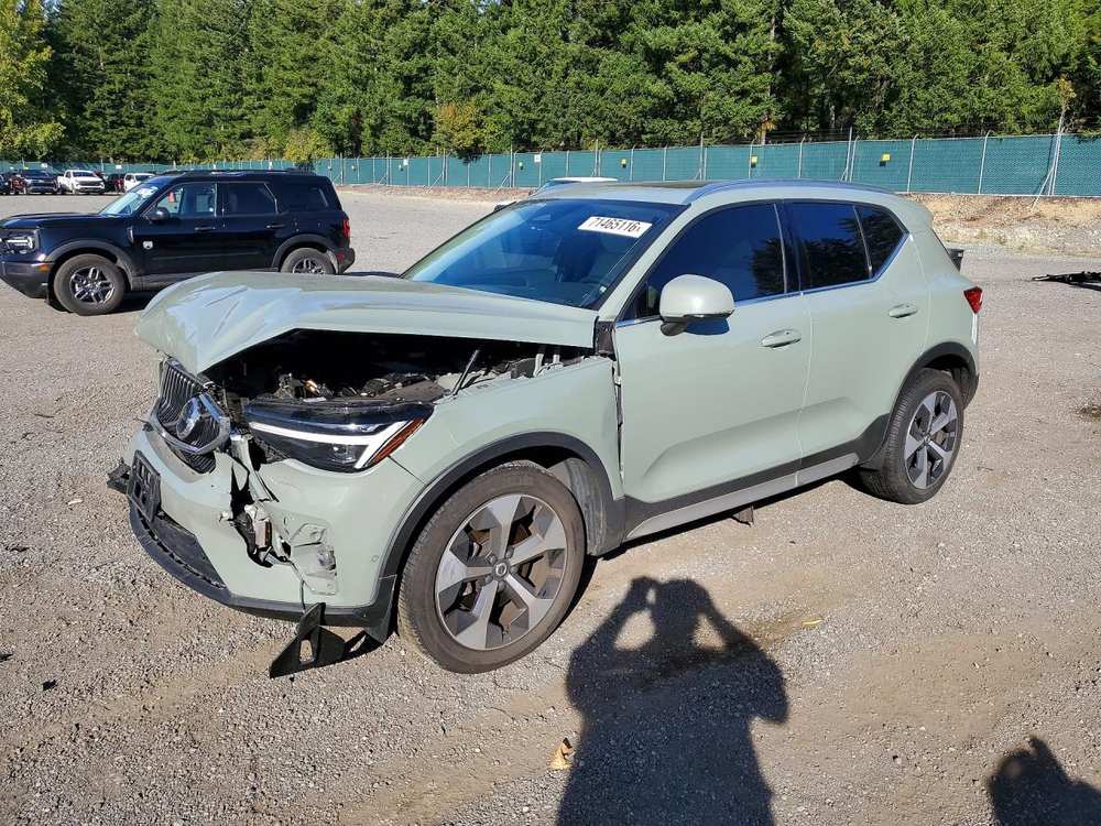 2023 Volvo XC40 Ultimate
