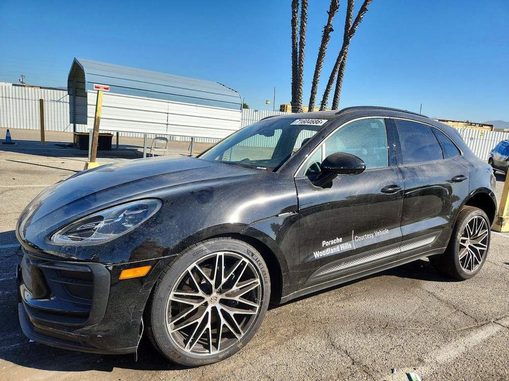 2026 Porsche Macan Base