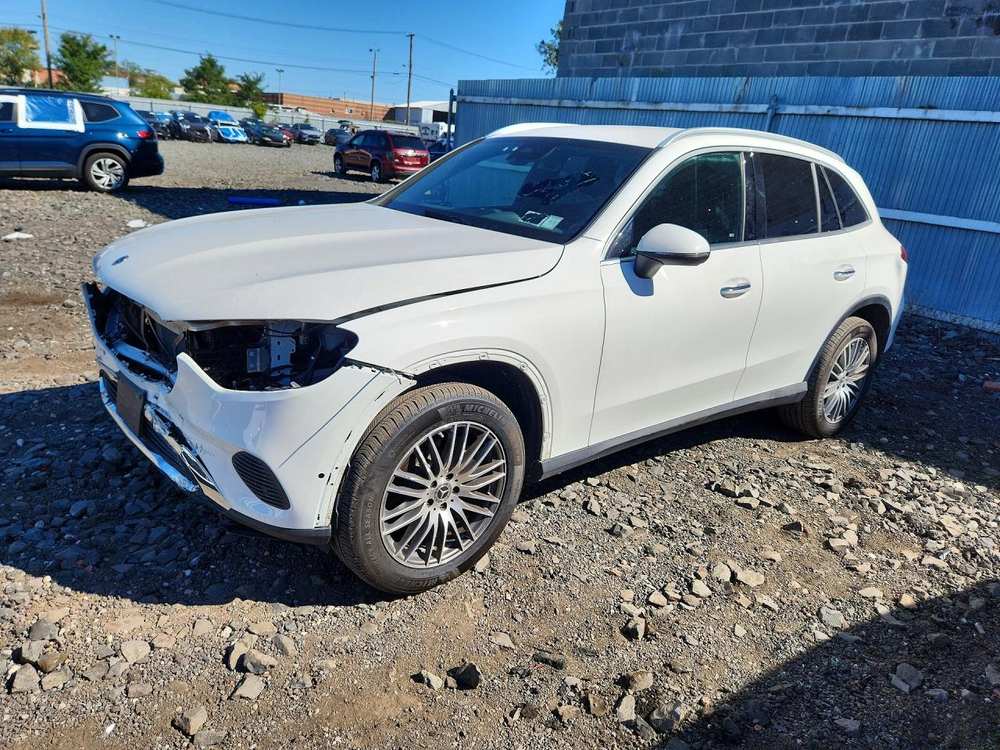 2025 Mercedes-Benz GLC 300 4Matic