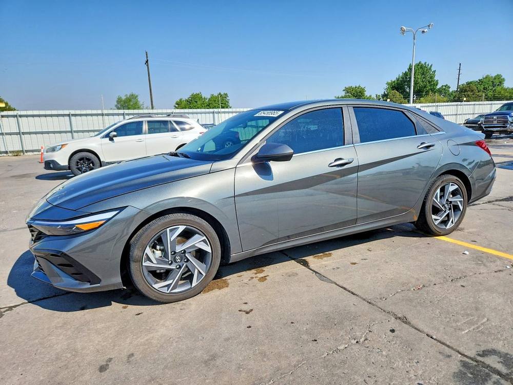 2025 Hyundai Elantra Sel