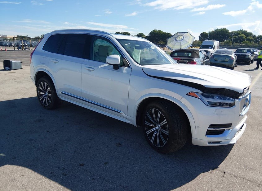 2025 Volvo XC90 B6 Plus 7-Seater