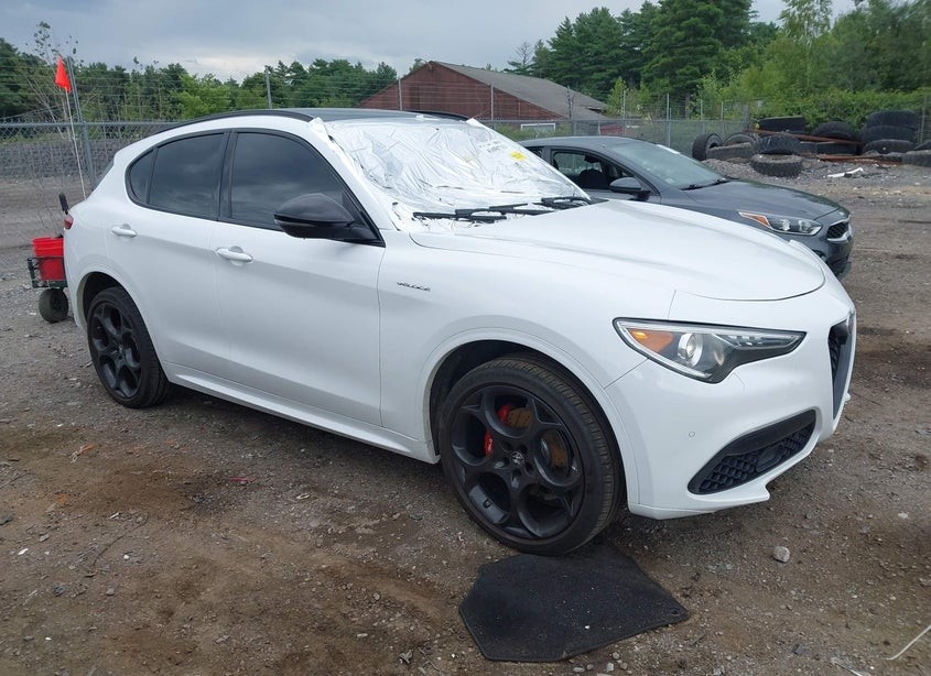 2023 Alfa Romeo Stelvio Veloce Awd