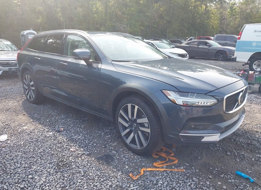 2025 Volvo V90 Cross Country Plus, B6 Awd Gas (Mild Hybrid)