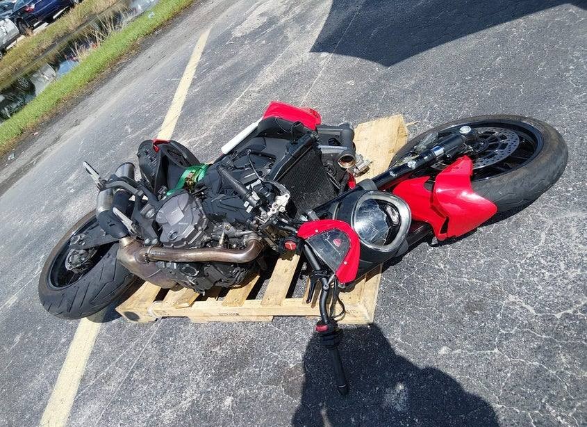 2022 ducati monster