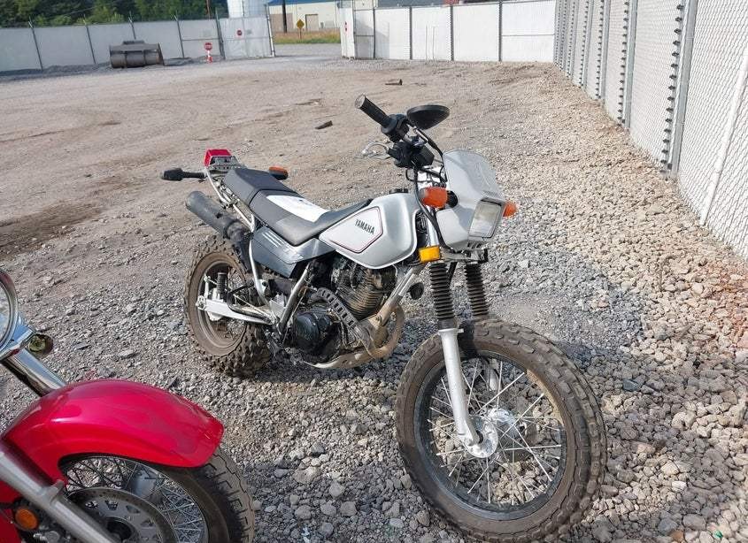 2025 Yamaha tw 200 C