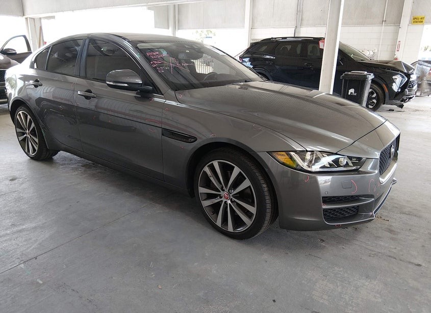 2017 Jaguar XE 25T Prestige