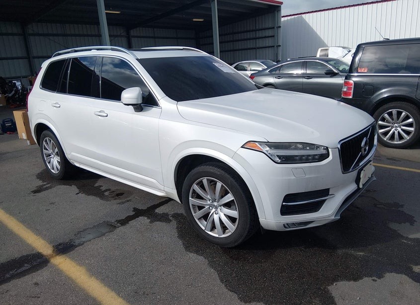 2016 Volvo XC90 T6 Momentum
