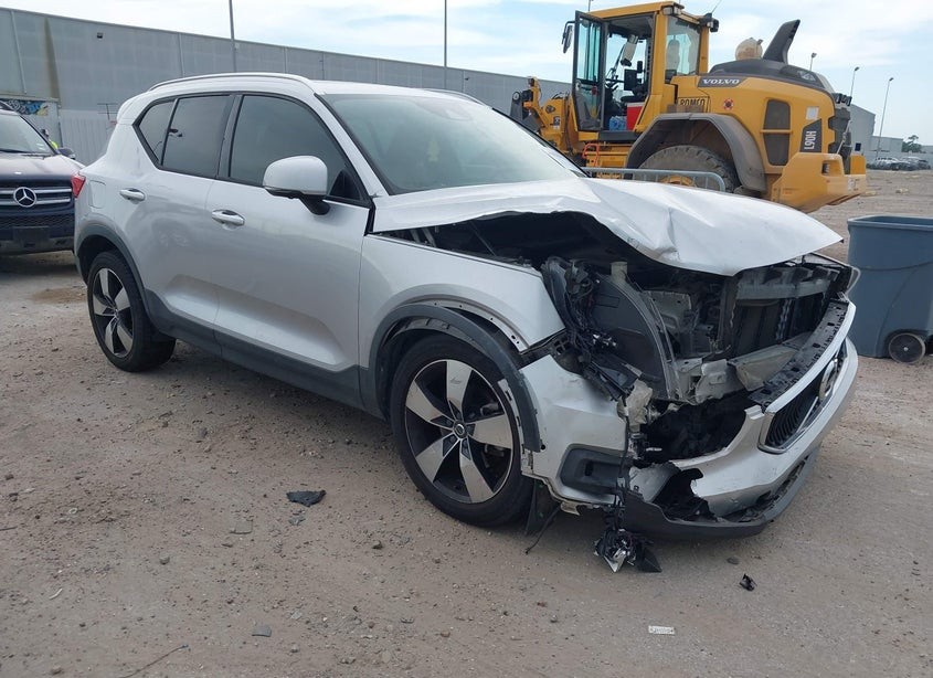 2019 Volvo XC40 T5 Momentum