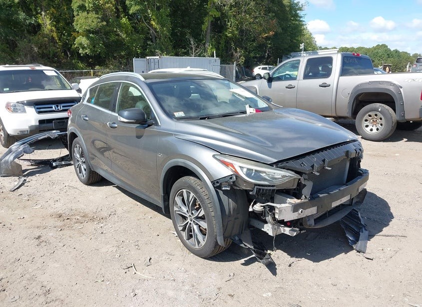 2017 Infiniti QX30 Premium