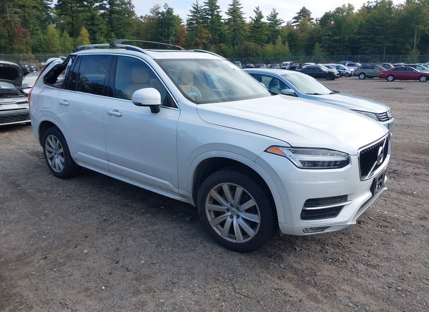 2019 Volvo XC90 T6 Momentum