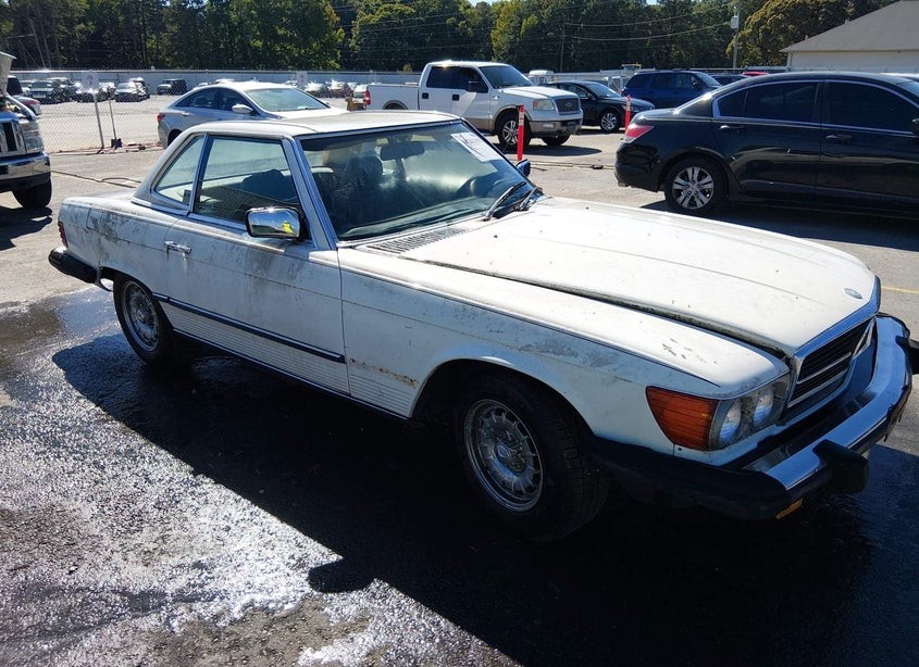 1985 Mercedes-Benz W114